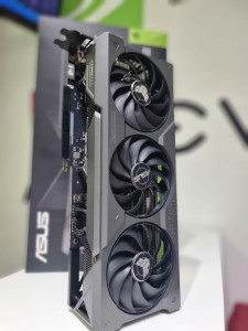 Tarjeta Grafica ASUS TUF RTX 4070TI SUPER OC 16 GB