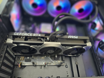 Amd Ryzen 7 7800x3d + 32 gb DDR5 + RTX 5070TI 16GB
